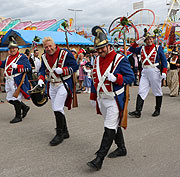 Trachten- und Schützenzug 2018 (©Foto: Martin Schmitz)